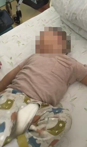如何處理嬰幼兒發(fā)燒？這位母親的處理方式，毀了孩子的一生